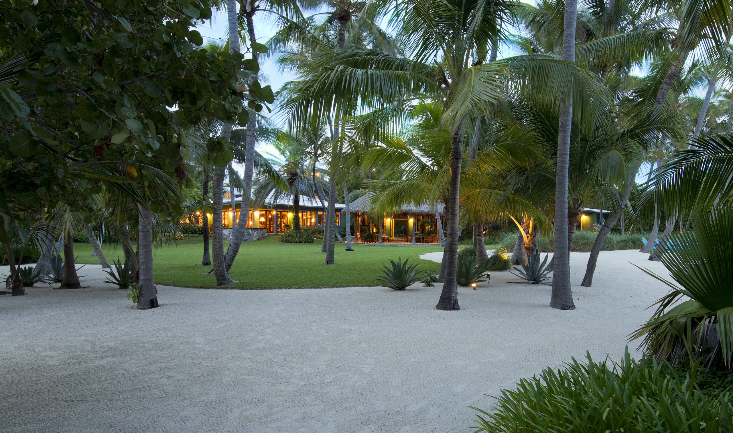 Seven Acre Garden Raymond Jungles, Inc.